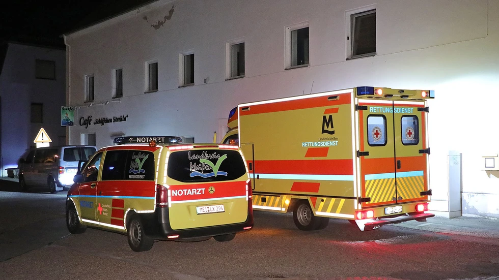 Die Beamten waren gestern an die Risaer Straße alarmiert worden, nachdem Zeugen Schüsse gehört hatten Die Beamten waren gestern an die Risaer Straße alarmiert worden, nachdem Zeugen Schüsse gehört hatten
