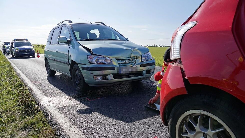 Der Hyundai (Fahrerin 30) fuhr auf einen roten Toyota auf.