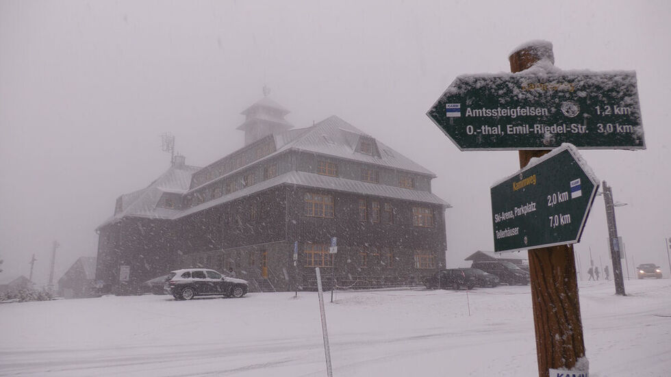 Samstagvormittag am Fichtelberghaus. Samstagvormittag am Fichtelberghaus.