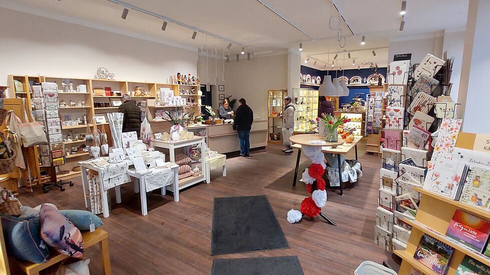 Das Innere des neuen Ladens. Das Innere des neuen Ladens.