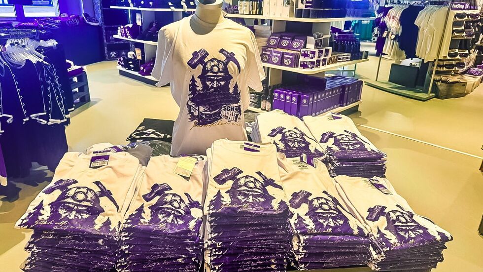 Im Fanshop der Veilchen. Im Fanshop der Veilchen.