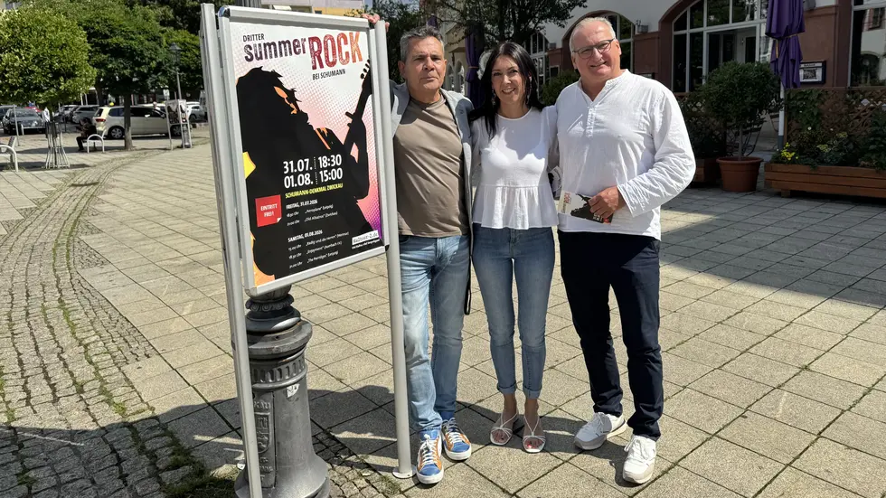 Sie organisieren das Minifestival: Matthias Rose, Carolin Wolf (beide Kultour Z.) und Nils Fahlke vom Robert-Schumann-Konservatorium. (v.l.) Sie organisieren das Minifestival: Matthias Rose, Carolin Wolf (beide Kultour Z.) und Nils Fahlke vom Robert-Schumann-Konservatorium. (v.l.)