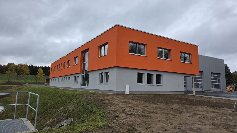 In der Kompaktmeisterei ist alles unter einem Dach vereint. In der Kompaktmeisterei ist alles unter einem Dach vereint.