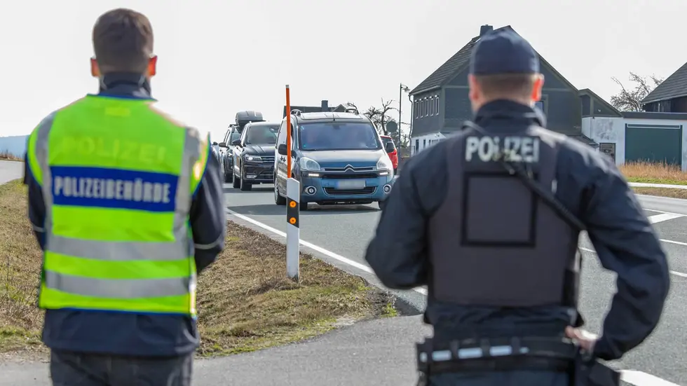 Kontrolliert wurde am Sonntag zwischen 10 Uhr und 14 uhr. Kontrolliert wurde am Sonntag zwischen 10 Uhr und 14 uhr.