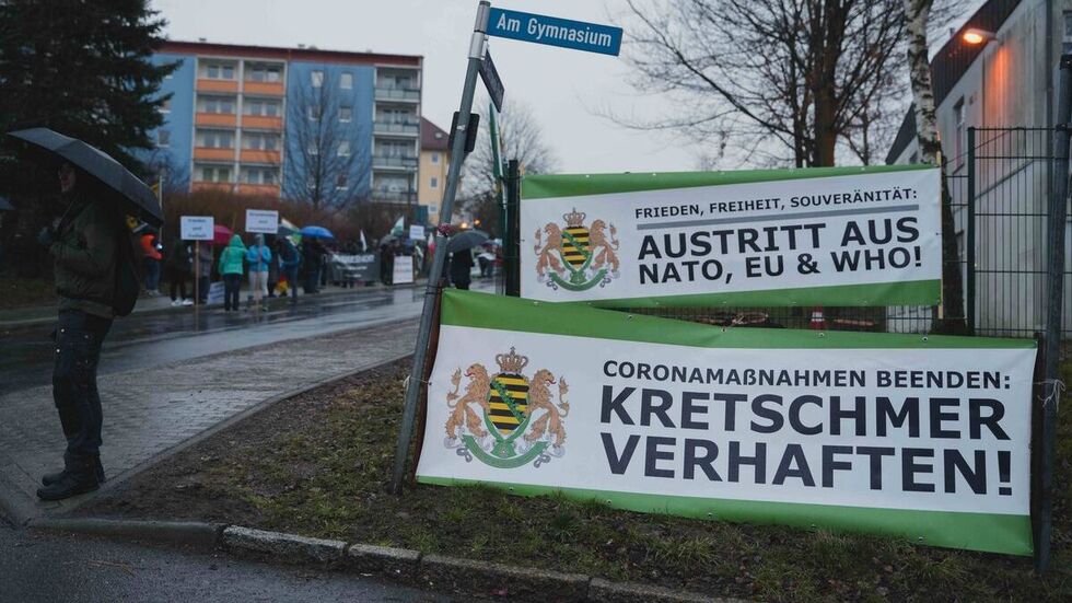 Plakate der Demonstranten.