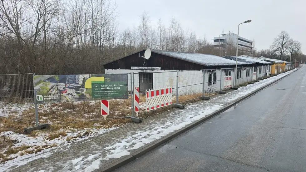 Das frühere Regenbogenhaus wird für den Abriss vorbereitet. Das frühere Regenbogenhaus wird für den Abriss vorbereitet.