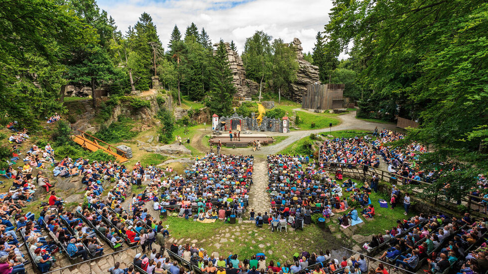 Die Felsenbühne bietet eine einmalige Kulisse.