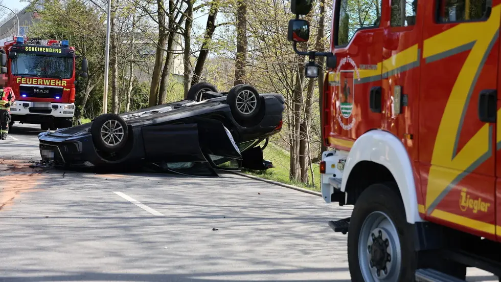 Der Audi hatte sich überschlagen und war auf dem Dach liegengeblieben.
