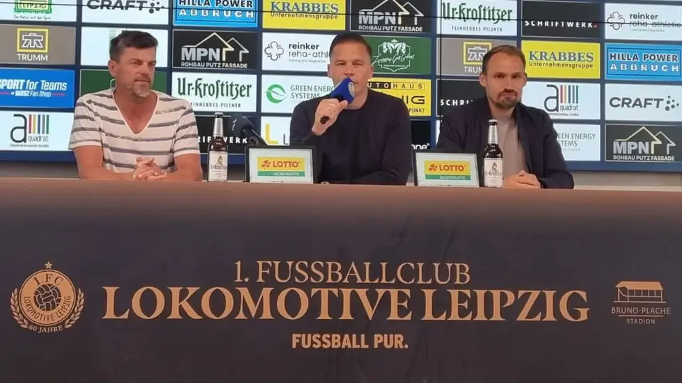 Der neue Lok-Trainer Torsten Ziegner (li.), Pressesprecher Carsten Muschalle (Mitte) und Sportdirektor Toni Wachsmuth (re.).