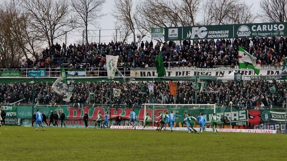 Fans von Chemie Leipzig (Symbolbild).