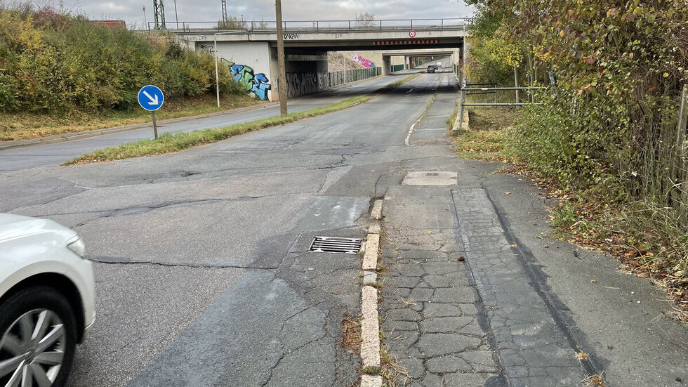 Von der südlichsten Brücke bis zur Hoferstraße wird die Olzmannstraße saniert. Von der südlichsten Brücke bis zur Hoferstraße wird die Olzmannstraße saniert.