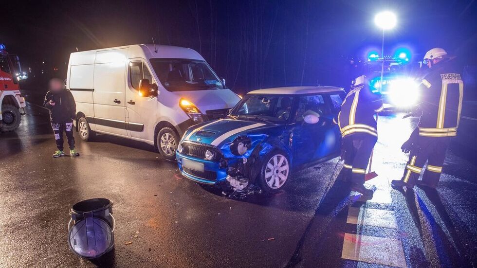 Drei Autos waren in den Unfall an der Zschopautalkreuzung verwickelt.