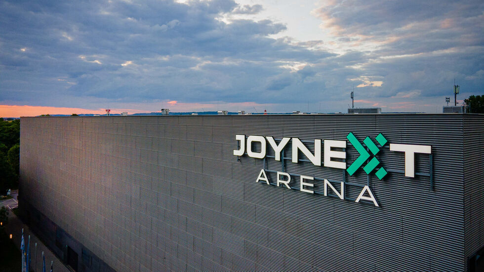 In der Joynext-Arena können die Sportler nun losrollen.
