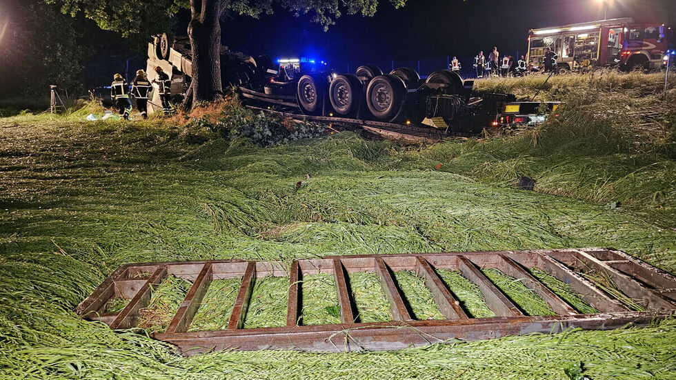 Die Ladung bestand aus Stahlpaneelen. 