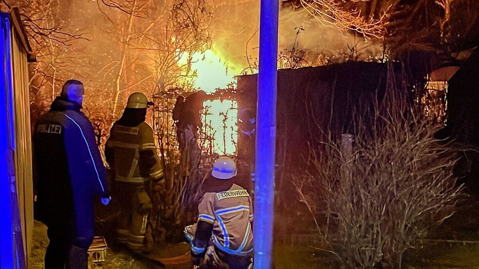 Auch in Limbach-Oberfrohna brannte eine Gartenlaube nieder.