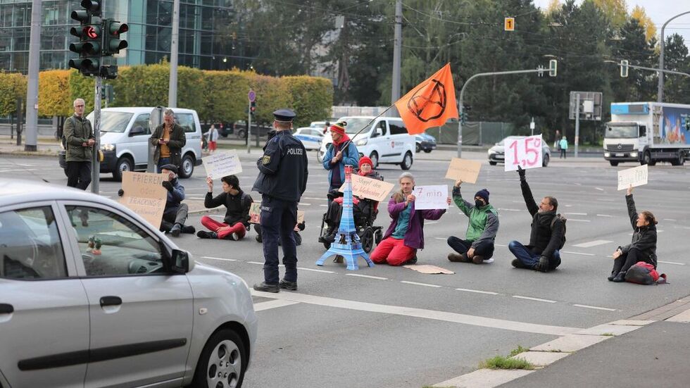Wie Ende September kommt es auch am 13. Oktober zu Blockaden des Straßenverkehrs durch Klimaschützer.