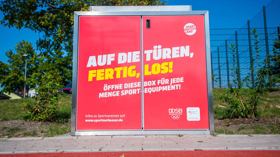 Diese Sportbox findet sich nun auf dem Schulcampus in Leukersdorf.