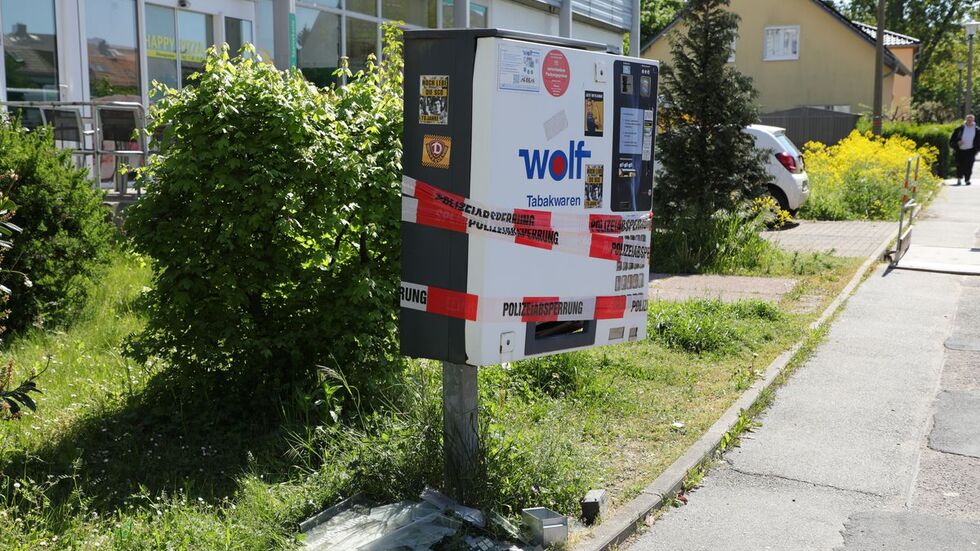 Der Zigarettenautomat am Schilfweg in Seidnitz wurde in der Nacht zum Dienstag gesprengt.