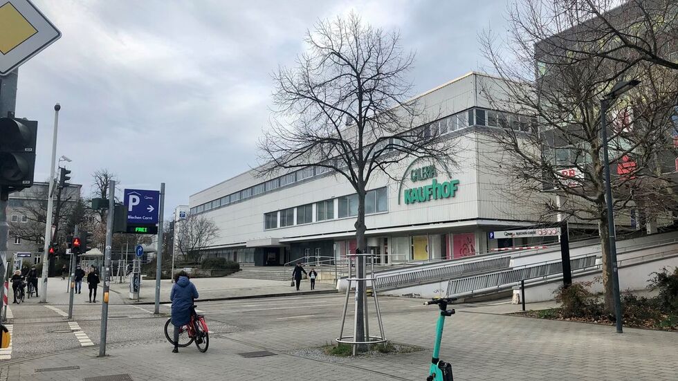 Die Cottbuser Galeria Karstadt Kaufhof Filiale an der Karl-Liebknecht-Straße muss zum 30. Juni 2023 schließen. 
