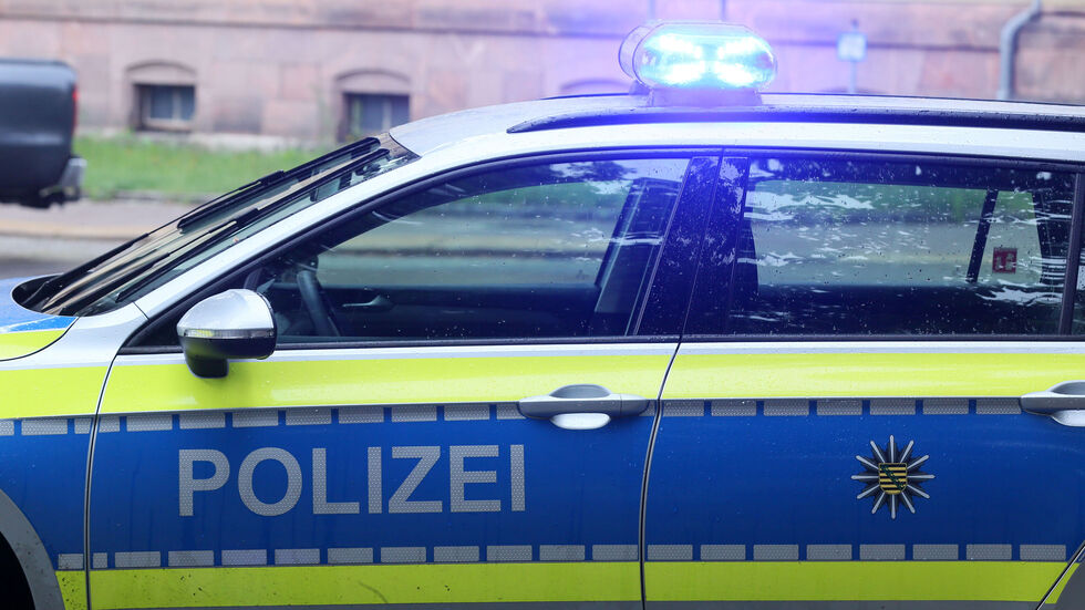 Ein Streifenwagen im Einsatz (Symbolbild).