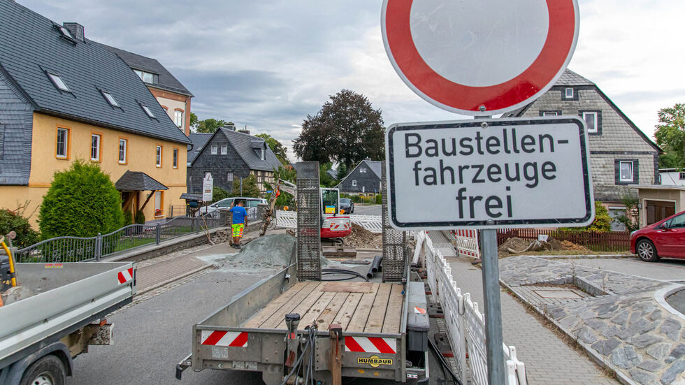 Seit Montag ist die Niederzwönitzer Straße in Zwönitz gesperrt.  Seit Montag ist die Niederzwönitzer Straße in Zwönitz gesperrt.