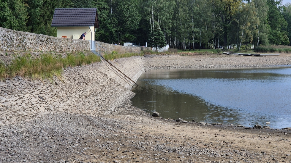 Der Erzengler Teich bei Brand-Erbisdorf bekommt besseren Schutz vor Hochwasser.