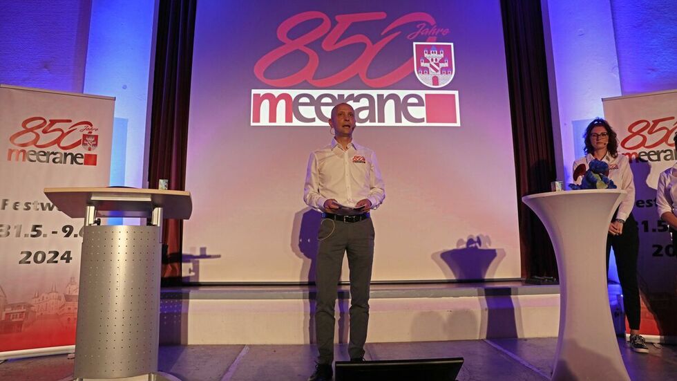 Meeranes Bürgermeister Jörg Schmeißer hat zusammen mit dem Org-Team einen Ausblick auf die 850-Jahrfeier gegeben. Meeranes Bürgermeister Jörg Schmeißer hat zusammen mit dem Org-Team einen Ausblick auf die 850-Jahrfeier gegeben.