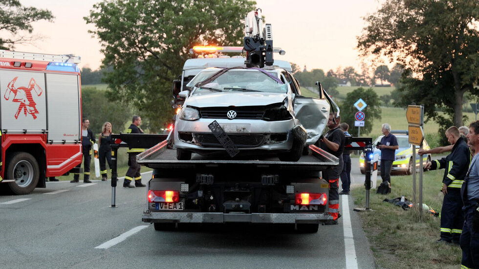 Auch das Verursacherfahrzeug wurde schwer beschädigt.