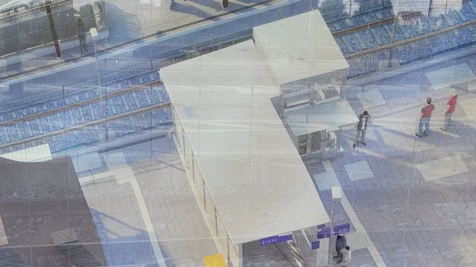 Animation des Personentunnels - das Banner am Bahnhof gibt einen Vorgeschmack.