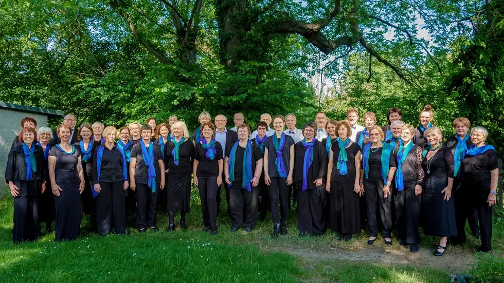 Zur Zeit besteht der Chor aus 60 Mitgliedern- manche mehr und manche weniger aktiv. Offen für neue Mitglieder sind sie deswegen immer!