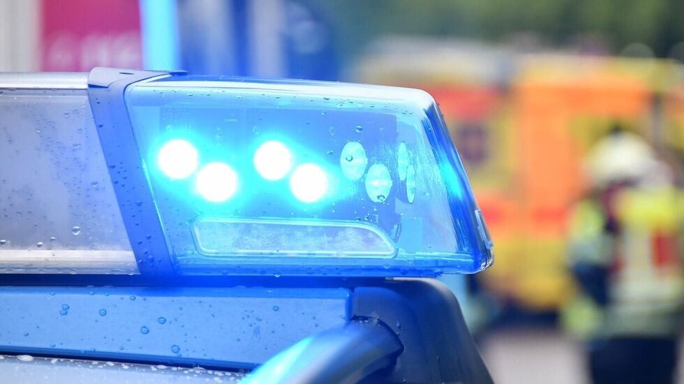 Polizei und Rettungskräfte rückten an (Symbolbild).