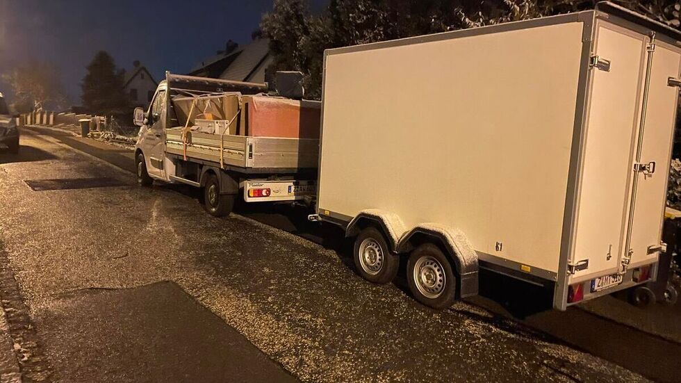 Eines der Fahrzeuge, beladen und abfahrbereit.