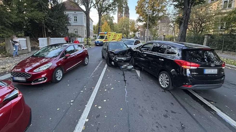 Nach dem Crash war die Reicker Straße zeitweise komplett dicht.