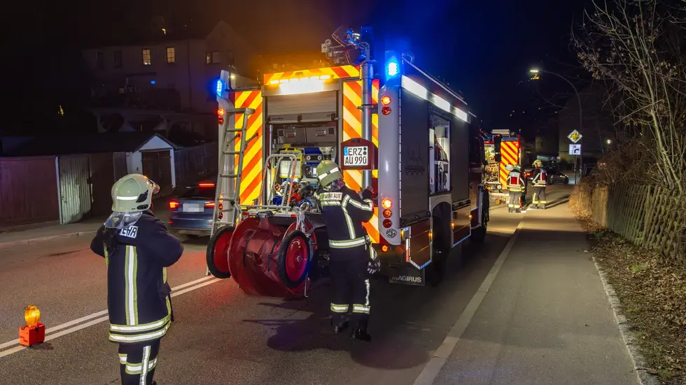 Die B 169 war während der Löscharbeiten halbseitig blockiert. 