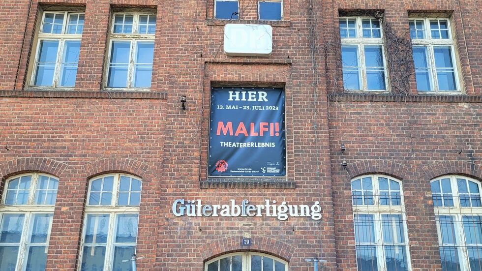 Der alte Görlitzer Güterbahnhof wird zur Bühne für eine Tragödie. Das Publikum ist mitten drin. 