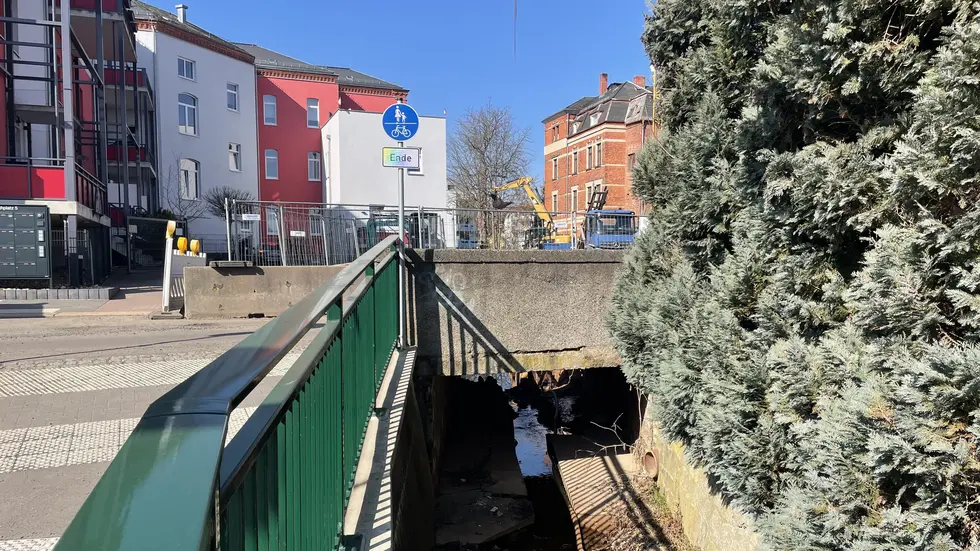 Die Platte dieser Brücke wird in der zweiten Jahreshälfte ausgetauscht.