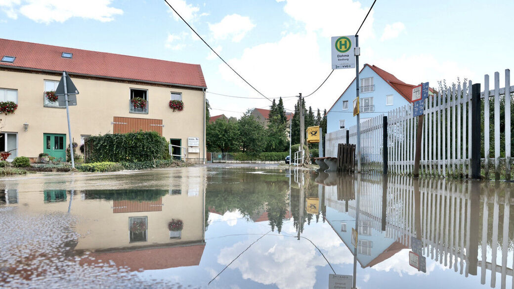 Das Wasser lief von den Feldern in den Ort bei Dohma.