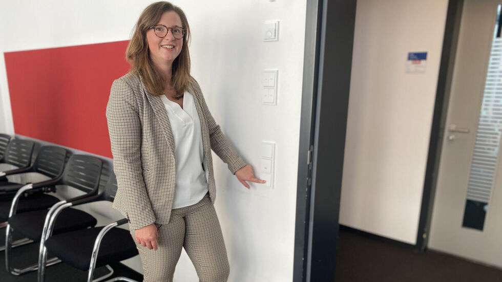 Licht aus im Rathaus: Laut Baubürgermeisterin Silvia Queck-Hänel soll jedoch nicht nur dort künftig Energie gespart werden.