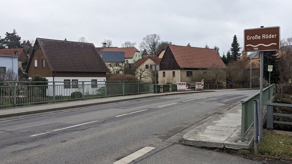 Die Brücke über die Große Röder in Hermsdorf wird bis November 2023 erneuert