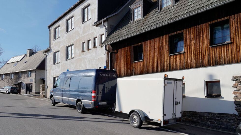 In diesem Haus wurde die Plantage entdeckt.