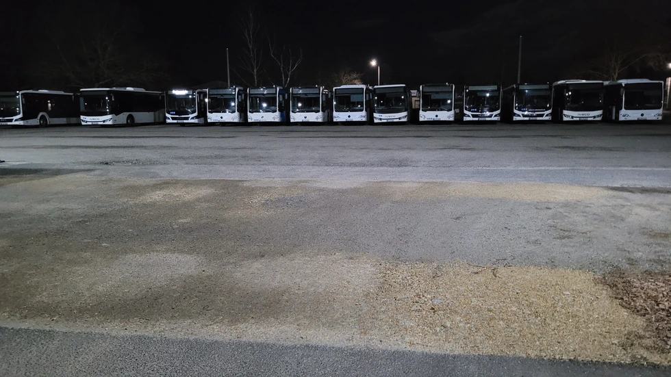 Viele Busse bleiben heute auf dem Hof.