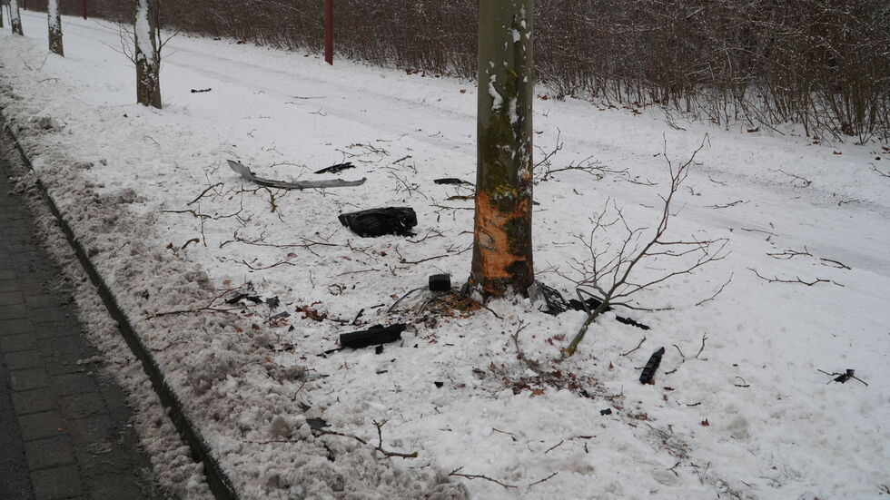 Hier ist das Auto dagegen geknallt.