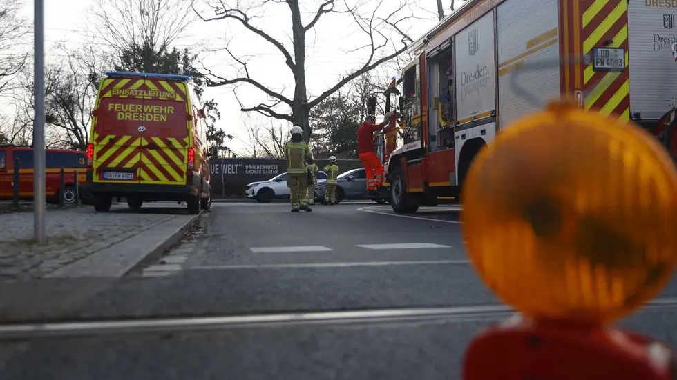vor Ort waren zahlreiche Einsatzkräfte der Polizei und der Feuerwehr vor Ort waren zahlreiche Einsatzkräfte der Polizei und der Feuerwehr