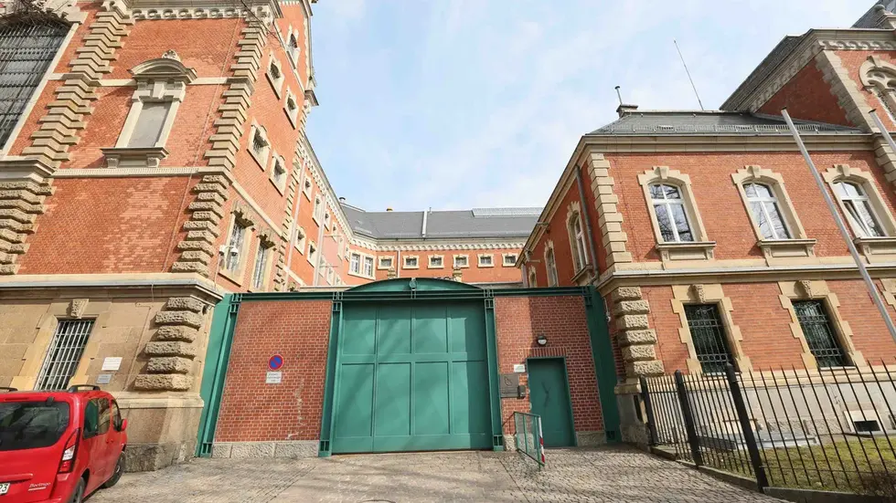 Einfahrt zur JVA Schillerstraße
