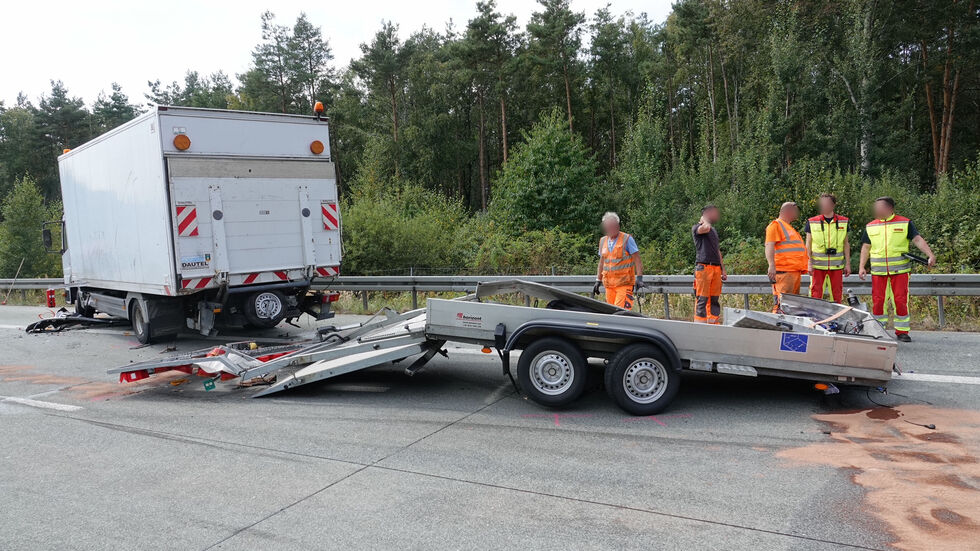 Der Schilderwagen nach dem Crash.