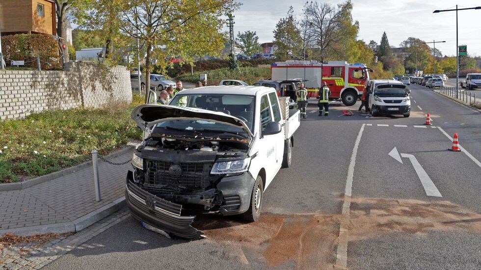 Zur Höhe des Sachschadens gab es zunächst keine Angaben. 