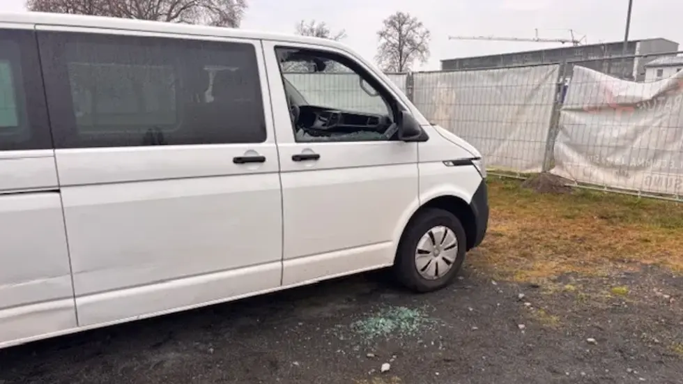 Der beschädigte Sportbus.