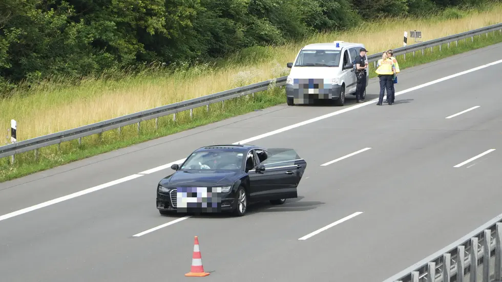 Der Audi soll in den Unfall verwickelt gewesen sein. Der Audi soll in den Unfall verwickelt gewesen sein.