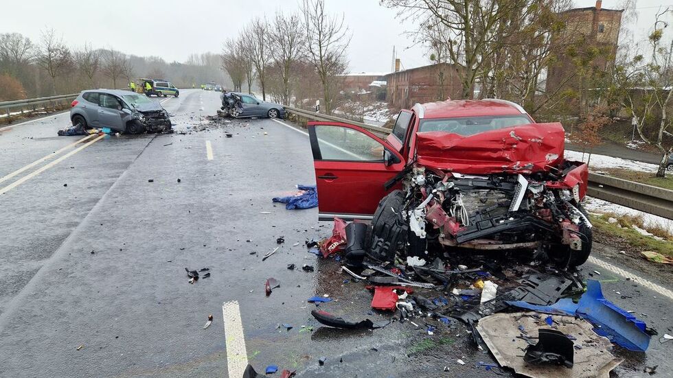 Am Unfall beteiligte Fahrzeuge auf der B87