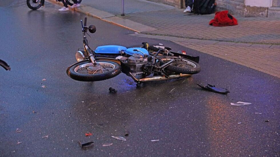 An der Unfallstelle. Zum Unfallzeitpunkt war es noch recht dunkel.